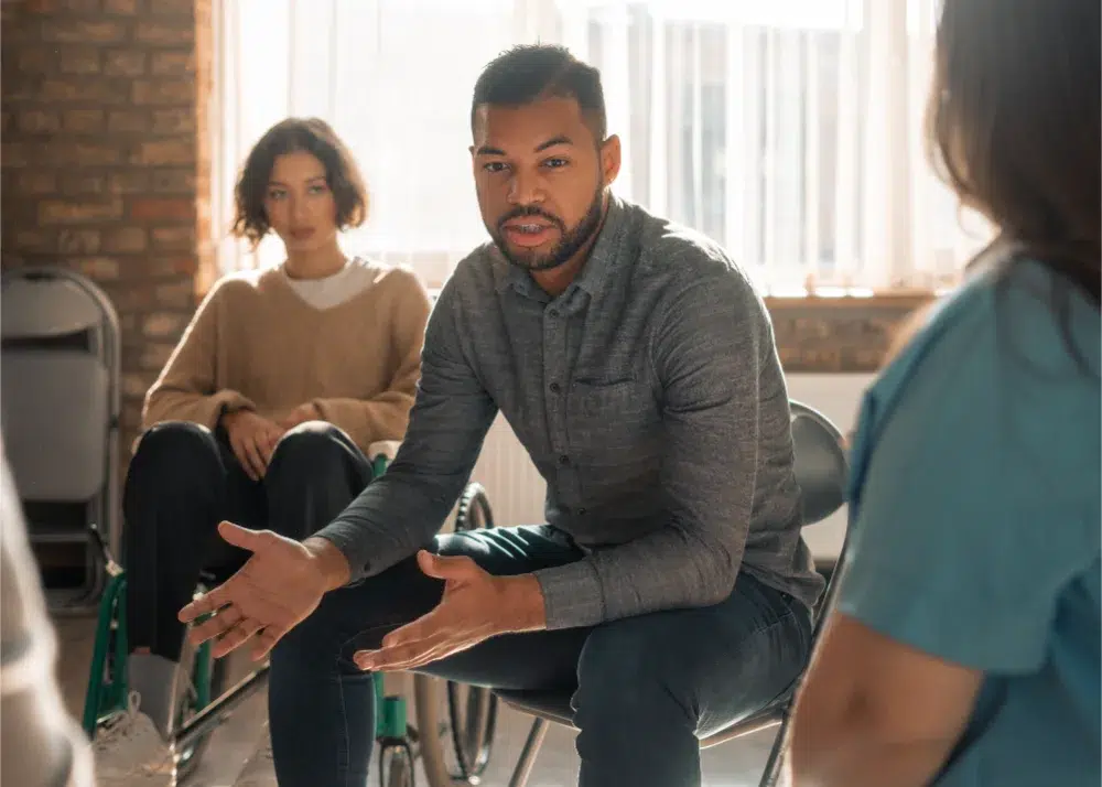 psychological therapy support group meeting employee mental health support Soutien psychologique au travail